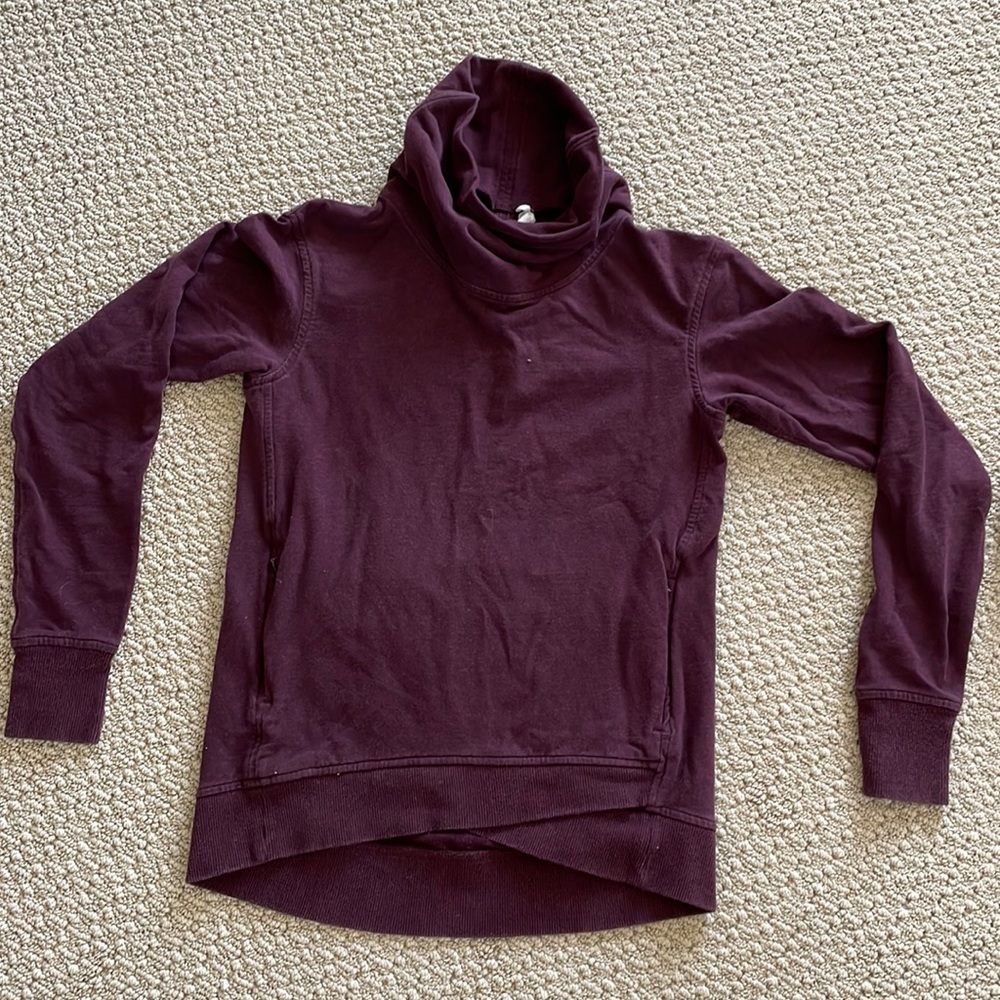 Lululemon sweatshirt